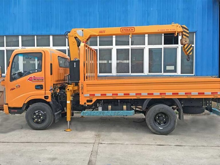 2Ton Telescopic boom truck mounted crane 1