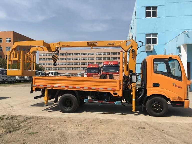 4Ton Telescopic boom truck mounted crane