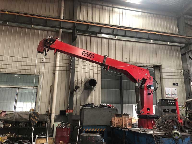 5Ton telescopic boom marine crane 1