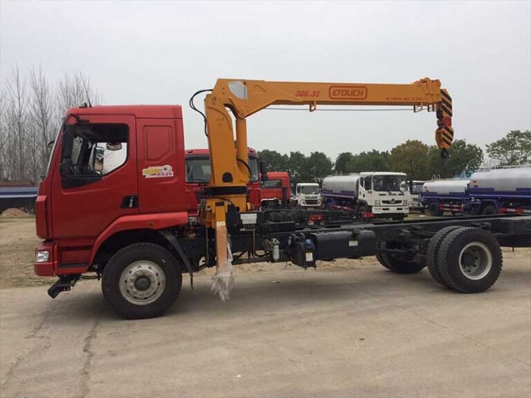 6.3Ton Telescopic boom truck mounted crane 3