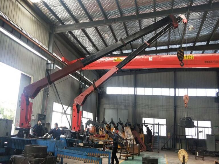 8Ton Telescopic boom marine crane (1)